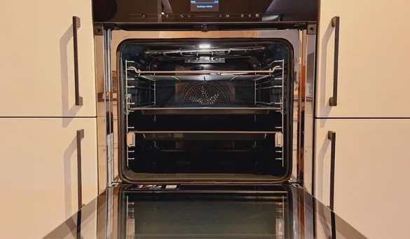 Miele Einbau-Backofen H7464 BPX Gala Edition 125 Obsidianschwarz Matt offen