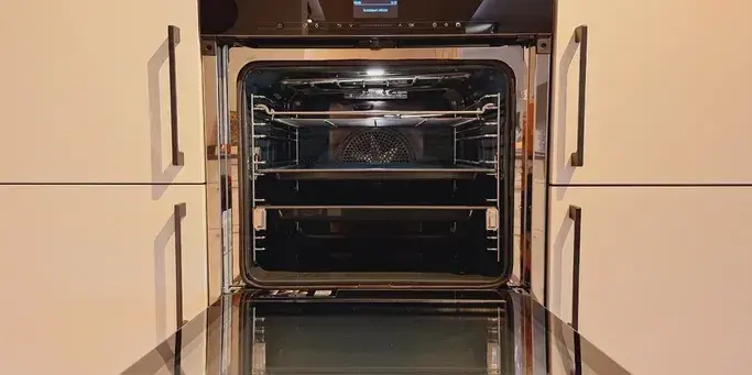Miele Einbau-Backofen H7464 BPX Gala Edition 125 Obsidianschwarz Matt offen